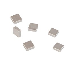 Magnesy 2x3 kwadratowe metalowe 1x1x0,4cm/6 szt.